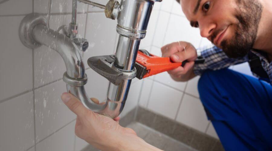 Professional same day plumber services in Donahue, IA